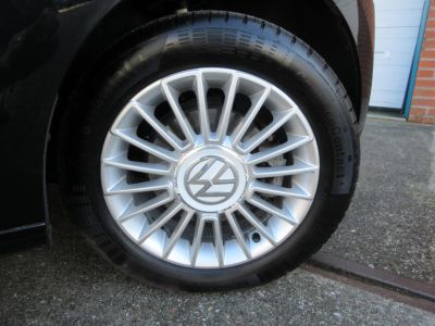 Volkswagen up! 1.0 high up! Airco, LM, metallic, APK 2-26