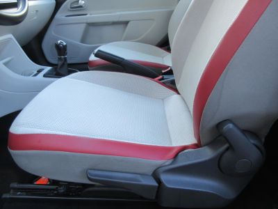 Volkswagen up! 1.0 high up! Airco, LM, metallic, APK 2-26