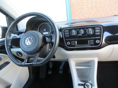 Volkswagen up! 1.0 high up! Airco, LM, metallic, APK 2-26