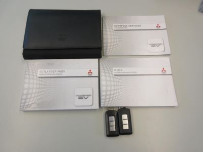 Mitsubishi Outlander 2.0 PHEV Executive Edition, Trekhaak, Xenon, Navi, APK 7-26