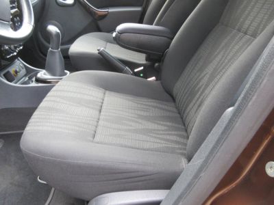Dacia Duster 1.6 Lauréate 2wd, Airco, LM, NL auto, APK 8-26