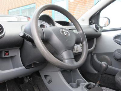 Toyota Aygo 1.0-12V Comfort, NL auto, APK 4-26