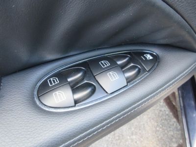 Mercedes-Benz E-Klasse 240 Elegance, leer, Automaat, Nl auto, 99.115 km !! APK 9-26