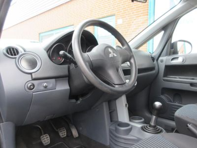 Mitsubishi Colt 1.3 Invite, 5 Drs, Lage km, APK 10-26