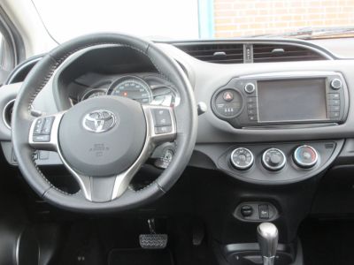 Toyota Yaris 1.3 VVT-i Aspiration, Automaat, Airco, Trekhaak, Cruise, NL auto !