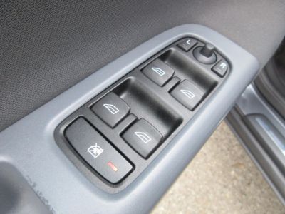 Volvo S40 1.8 Edition I, Trekhaak, Parkeerhulp, Airco, Cruise, APK 11-26