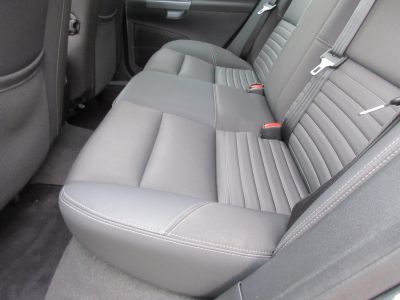 Volvo S40 1.8 Edition I, Trekhaak, Parkeerhulp, Airco, Cruise, APK 11-26