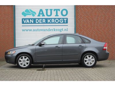 Volvo S40 1.8 Edition I, Trekhaak, Parkeerhulp, Airco, Cruise, APK 11-26