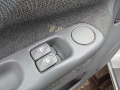 Renault Twingo 1.2 Authentique, Elec.ramen, NL auto, 67.839 km, APK 2-27