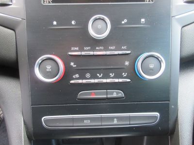 Renault Mégane 1.3 TCe Limited, Airco, Navi, Trekhaak, NL auto, APK 3-28