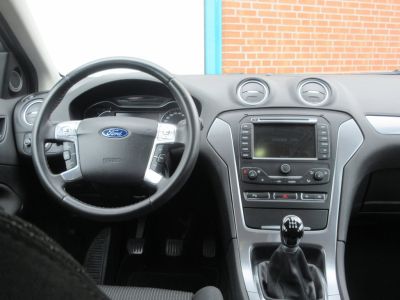 Ford Mondeo Wagon 1.6 Titanium, NL auto, Trekhaak, Navi, Airco, APK 5-27