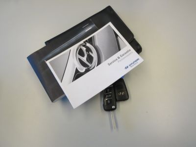 Hyundai i30 1.4i i-Drive Cool, Airco, metallic, APK 5-27