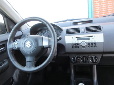 Suzuki Swift 1.3 Limited, LM, Airco, NL auto, Lage km, APK 4-27