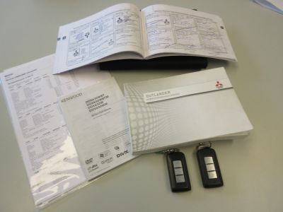 Mitsubishi Outlander 2.0 Intense+, Automaat , 7 pers, 67.016 km !! APK 9-27