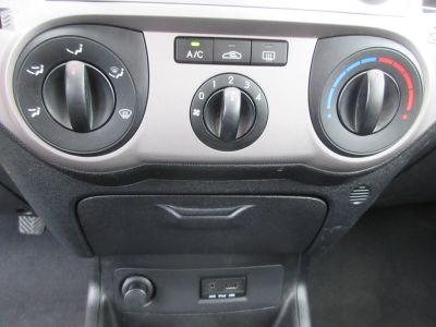 Hyundai i20 1.2i DynamicVersion, Airco, Nw banden, Trekhaak, APK 1-27