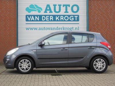 Hyundai i20 1.2i DynamicVersion, Airco, Nw banden, Trekhaak, APK 1-27