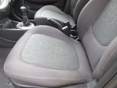 Hyundai i20 1.2i DynamicVersion, Airco, Nw banden, Trekhaak, APK 1-27